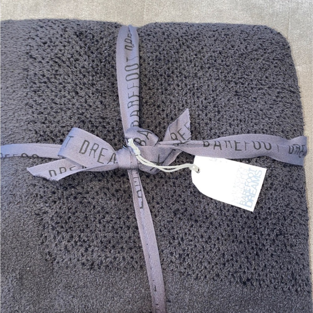Barefoot Dreams Dual Texture Throw - Picture 2 of 5